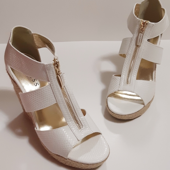 GUESS "Lora" zip-front espadrille - Picture 3 of 7